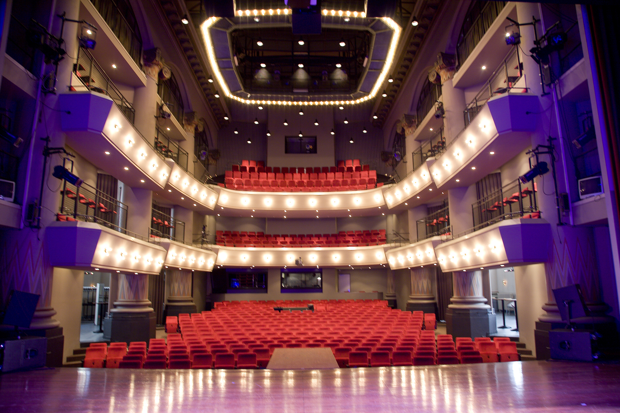 Picture of images/theatres/Bergen_op_Zoom_Theatre_de_Maagd/DeMaagd_AuditoriumNew.jpg